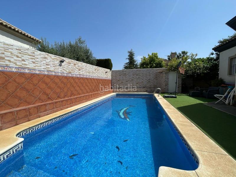 Foto 2d3bd4bb-11c6-43c8-a628-cceabfaed978. Chalet precioso, chalés independiente, en una de las mejores zonas de la localidad , con todo lo necesario a la mano, buen a en Almensilla