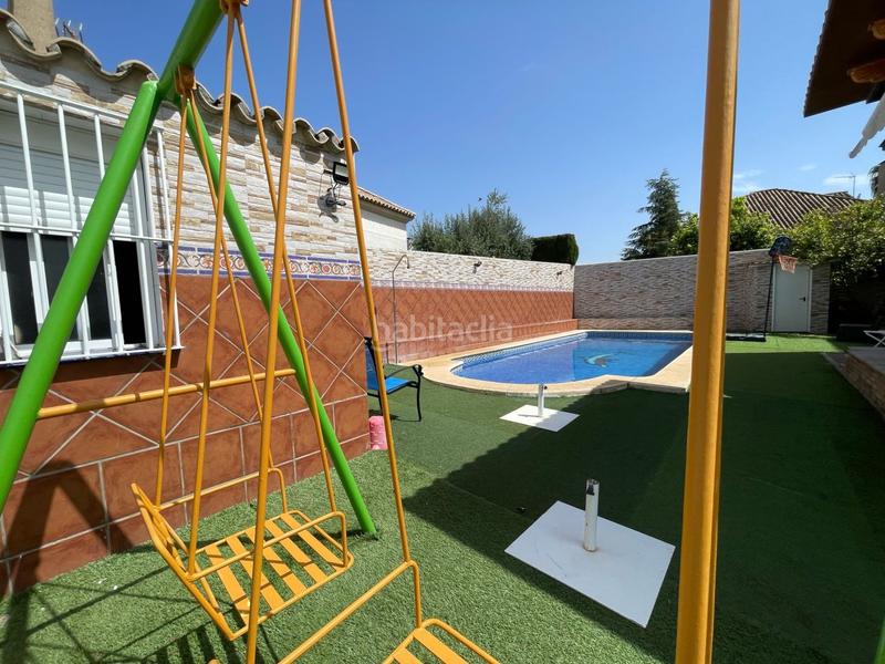 Foto 72910f65-30dc-4d49-8e44-22f2c935e415. Chalet precioso, chalés independiente, en una de las mejores zonas de la localidad , con todo lo necesario a la mano, buen a en Almensilla