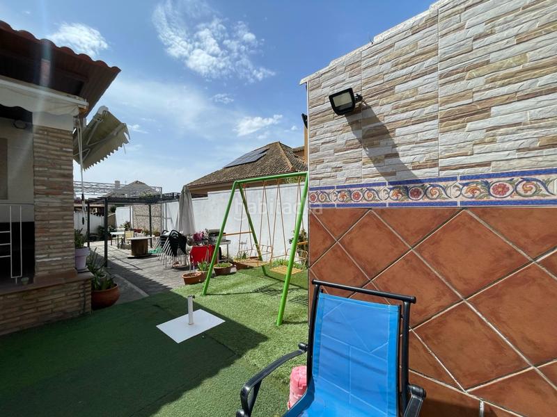 Foto 83e43afb-5107-4798-9905-38073f48b8ad. Chalet precioso, chalés independiente, en una de las mejores zonas de la localidad , con todo lo necesario a la mano, buen a en Almensilla