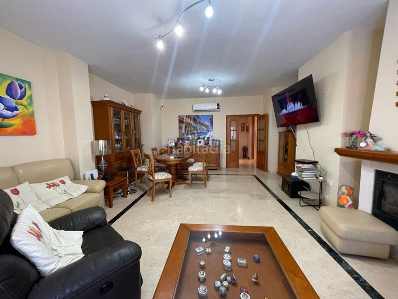 Foto 931ea7e2-3e3e-49bf-8805-2c90bf1ad8ea. Chalet precioso, chalés independiente, en una de las mejores zonas de la localidad , con todo lo necesario a la mano, buen a en Almensilla