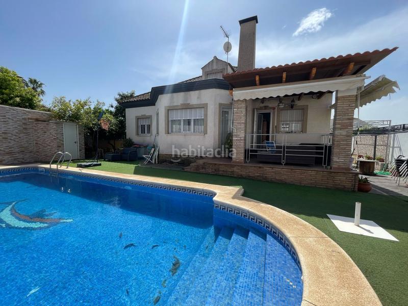 Foto 9f43d150-edec-4af4-9751-d504bdba5546. Chalet precioso, chalés independiente, en una de las mejores zonas de la localidad , con todo lo necesario a la mano, buen a en Almensilla