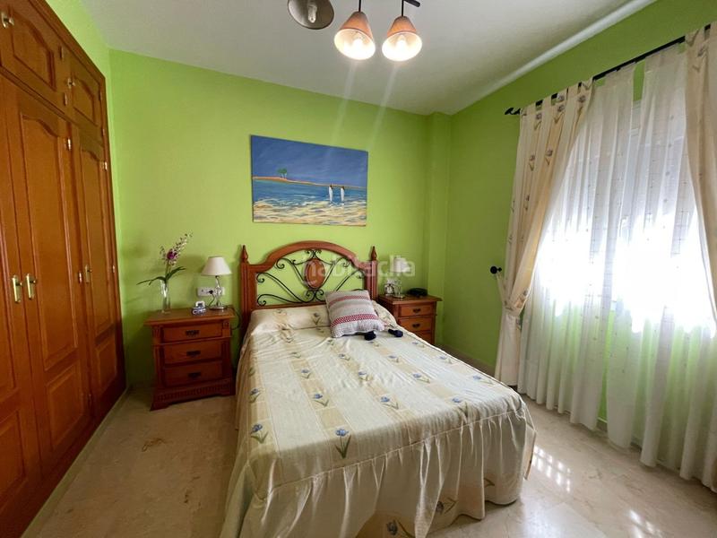 Foto c5c8419b-e824-49a9-bf5b-cbe2fc51c981. Chalet precioso, chalés independiente, en una de las mejores zonas de la localidad , con todo lo necesario a la mano, buen a en Almensilla