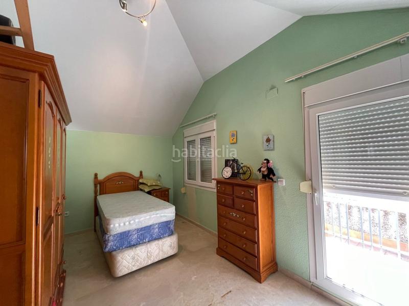 Foto faf7a60f-19d0-4985-959c-3b64797b8fe6. Chalet precioso, chalés independiente, en una de las mejores zonas de la localidad , con todo lo necesario a la mano, buen a en Almensilla