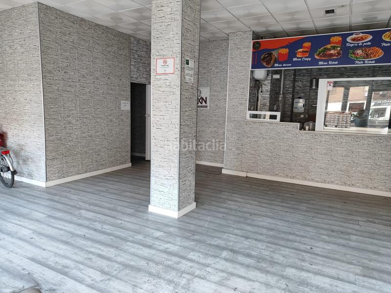 Foto 409a9cf8-155c-4191-afd2-9dfa9494999a. Alquiler local comercial  en alquiler en calle arjona, zona muy transitada y comercial entre la estación plaza de armas y el mercado de la en Sevilla
