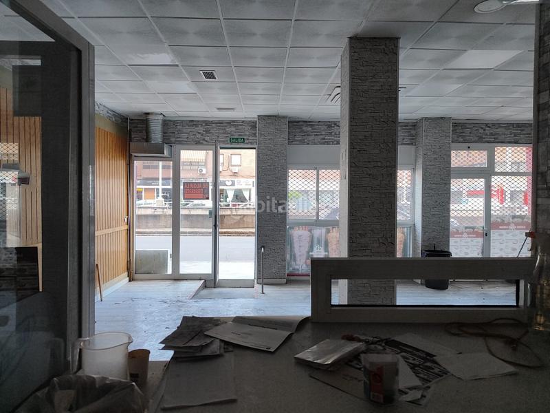 Foto e943dd75-a693-4dd5-a817-100ff623f198. Alquiler local comercial  en alquiler en calle arjona, zona muy transitada y comercial entre la estación plaza de armas y el mercado de la en Sevilla