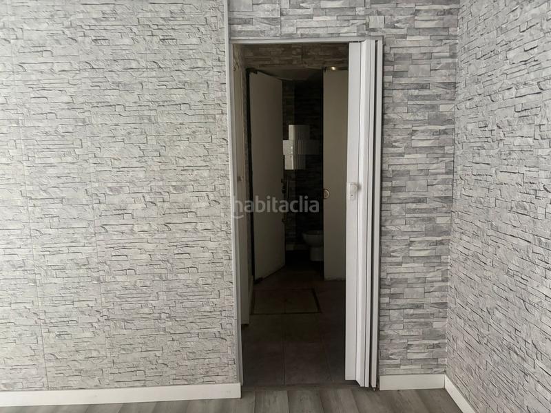 Foto efafeec2-0cf9-42ac-956f-a6f8165f3cd1. Alquiler local comercial  en alquiler en calle arjona, zona muy transitada y comercial entre la estación plaza de armas y el mercado de la en Sevilla