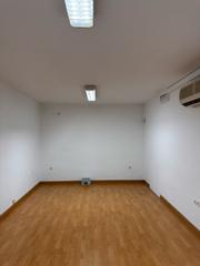 Lloguer Local Comercial a Gines. Se vende dos oficinas en muy buena zona de gines, calle veracruz