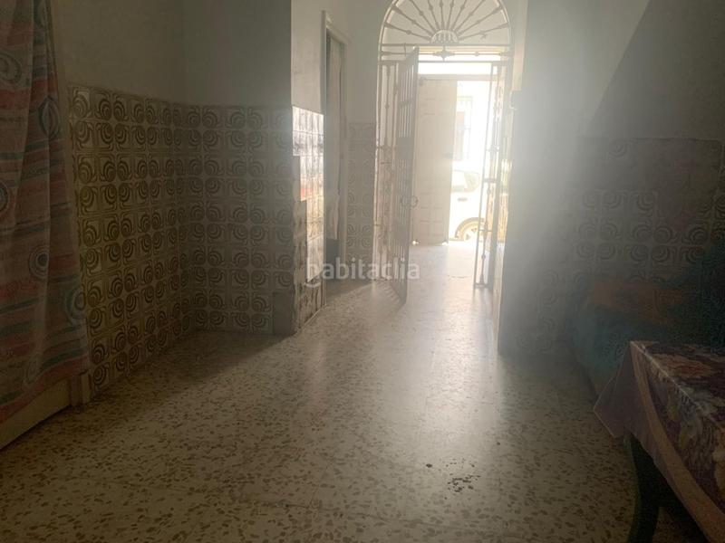 Foto d9b1ae2a-f633-4b75-85dc-3208e9bc4f77. Casa vivienda construcción antigua para reformar en el centro , ideal para quienes buscan un proyecto de reforma o inversión. en Moguer