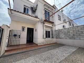 Casa adossada a Umbrete. Oportunidad unica en el corazon de umbrete