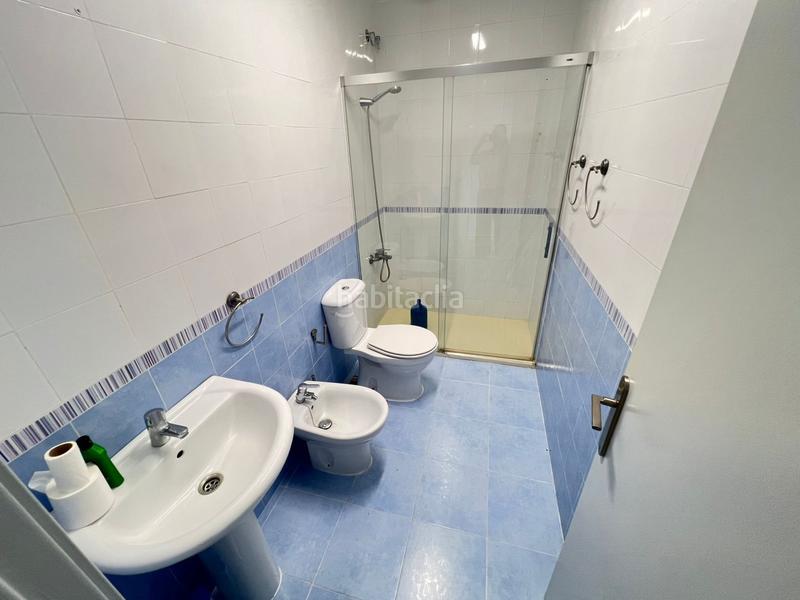 Foto bef41e84-b6d6-4f2a-b9f0-d3823d561d32. Casa pareada acogedora casa pareada con patio, terrazas y placas solares! en Aznalcázar
