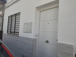 Reihenhaus in Gines. Casa de pueblo totalmente reformada a estrenar en gines, muy cén