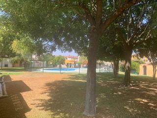 Casa adossada a Villanueva del Ariscal. Descubra la oportunidad de adquirir una impresionante casa adosa