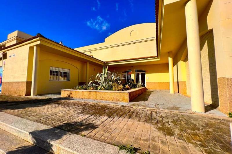 Foto 8f4a4abc-6c80-4f5f-b616-c2830b52efde. Piso no te pierdas esta oportunidad única ! presentamos este encantador piso de una planta, con 60 metros en Valencina de la Concepción