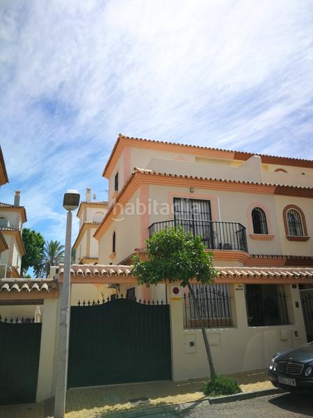 Foto 06de352a-96df-4303-970b-aab87cc1402c. Casa pareada chalet pareado ,zona tranquila y rodeado de naturaleza en Bormujos