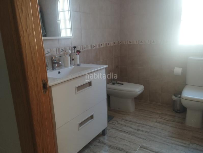 Foto 5dcf386b-7776-4a40-baca-b357d9ca1f1a. Casa pareada chalet pareado ,zona tranquila y rodeado de naturaleza en Bormujos