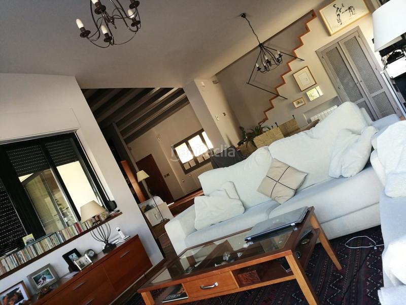 Foto 335bc2f7-b2fa-4ef4-95c3-713ff787cc94. Chalet avec chauffage piscine dans Espartinas pueblo Espartinas