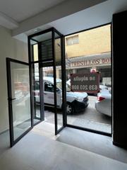 Lloguer Local Comercial a Camas. Local comercial totalmente reformado y listo para empezar a trab