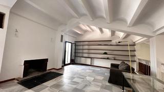 Miete Chalet in Valencina de la Concepción. Quieres vivir en este magnifico chalet en la mejor zona de casti