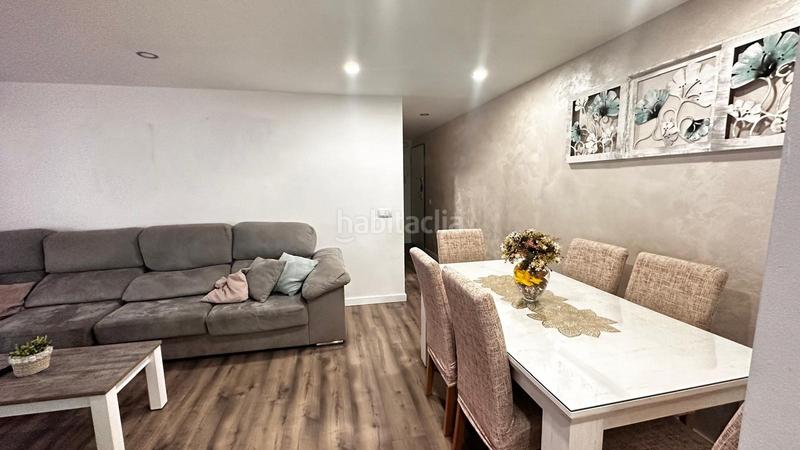 Foto d994bbdc-d1f9-4d2b-b82f-c5fd29c3fa10. Appartement dans Castilleja de la Cuesta