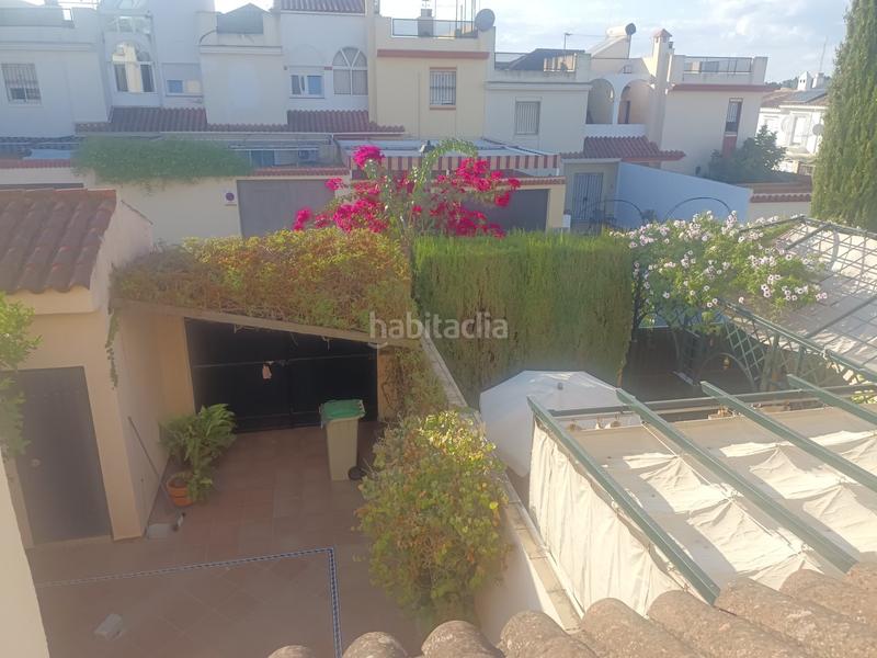 Foto 05135c1d-5026-4517-b002-24fdfd0d7c6c. Casa a schiera con riscaldamento parcheggio in Castilleja de la Cuesta