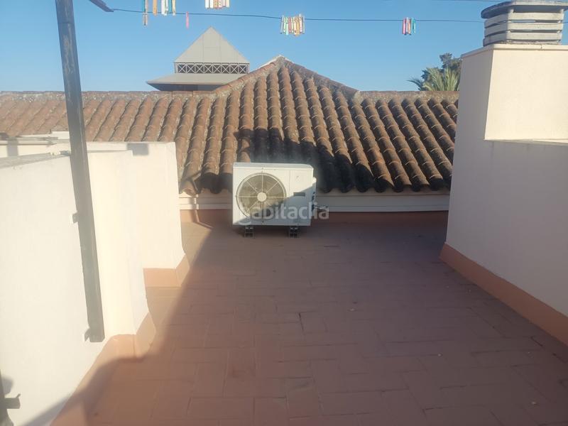 Foto 2b28a4a5-f1a5-4f59-989a-33ca324a15ce. Casa a schiera con riscaldamento parcheggio in Castilleja de la Cuesta