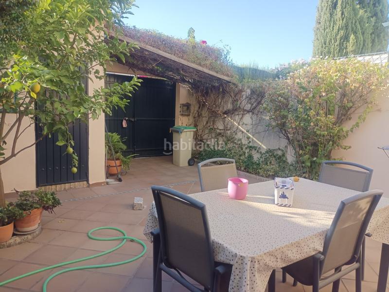 Foto 536d243e-bec7-436d-8716-35b4bbe2d4c5. Casa a schiera con riscaldamento parcheggio in Castilleja de la Cuesta