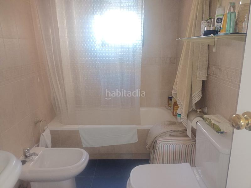 Foto caefc0e0-0dbc-4f41-9282-10762a93b09a. Casa a schiera con riscaldamento parcheggio in Castilleja de la Cuesta