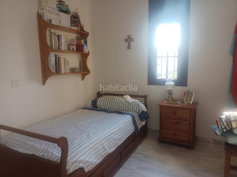 Foto d5ade20a-e486-4d75-8ec0-a6474a3810d5. Casa a schiera con riscaldamento parcheggio in Castilleja de la Cuesta