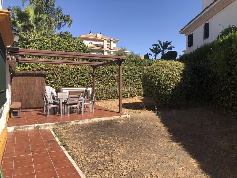 Foto 032bca50-2116-4804-bd16-7c784de1ef21. Chalet with heating parking in Gines