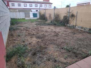 Reihenhaus in Huévar. Preciosa casa en huevar con sotano