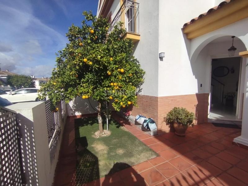 Foto db7c0aa5-efea-42e0-b886-a3ccc9a8e1ea. Maison avec parking dans Castilleja de la Cuesta