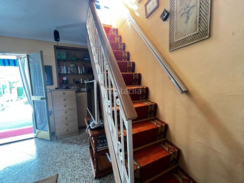 Foto d144faff-d6ae-49de-9511-debcef5c57de. Chalet  con gran parcela, piscina, cocina exterior y garaje. tranquilidad y confort. en Espartinas