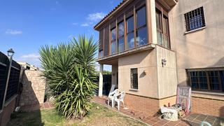 Chalet in Olivares. Gran oportunidad de chalet en gines!!!