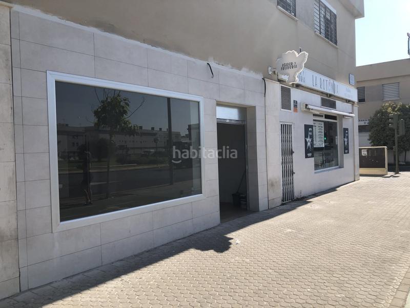 Foto 2155737b-909b-4cb9-b441-ac6126aa670f. Alquiler local comercial no venta, ni alquiler opcion a compra, solo alquiler. local comercial en alquiler en avenida pero mingo. dispone 65 metros diáf en Sevilla