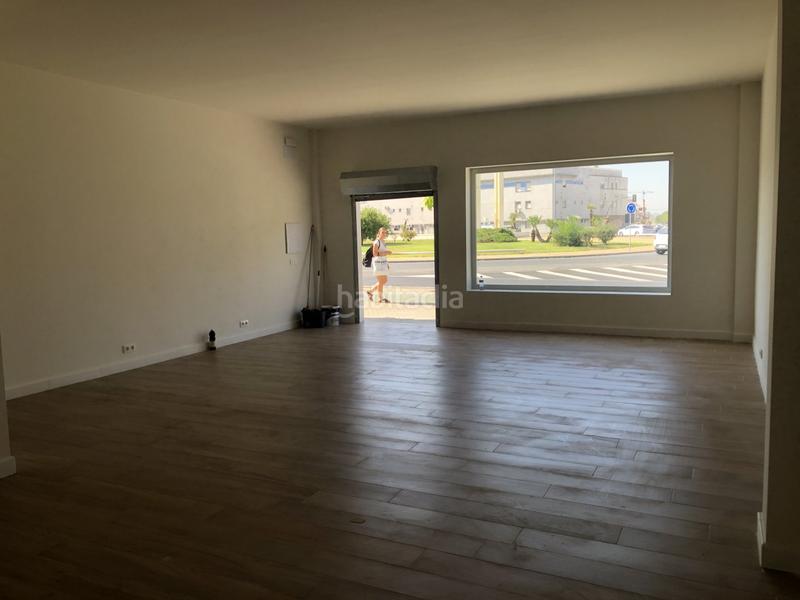 Foto 7a05e6e4-170c-4aad-9a27-c41d202236ad. Location local commercial dans Torreblanca Sevilla