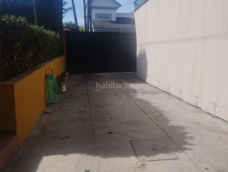 Foto 40b74017-9b5e-4bbc-b4de-2ddb6210ea16. Xalet amb calefacció aparcament piscina a Zona Universitaria Bormujos