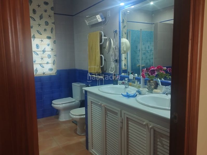 Foto 471855b6-44b8-4d7f-b2f7-cf8f2d48c974. Xalet amb calefacció aparcament piscina a Zona Universitaria Bormujos