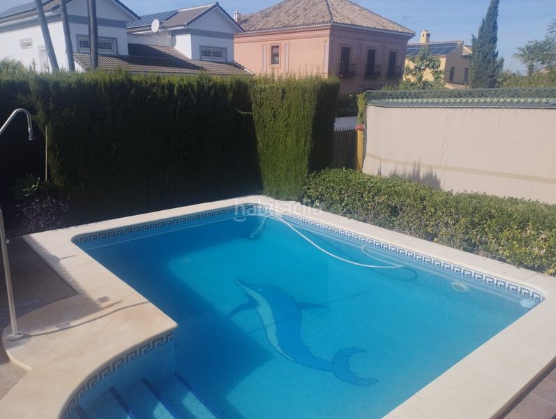 Foto 6eb67cd7-ca0f-4967-b740-1b0f1096dcb7. Xalet amb calefacció aparcament piscina a Zona Universitaria Bormujos