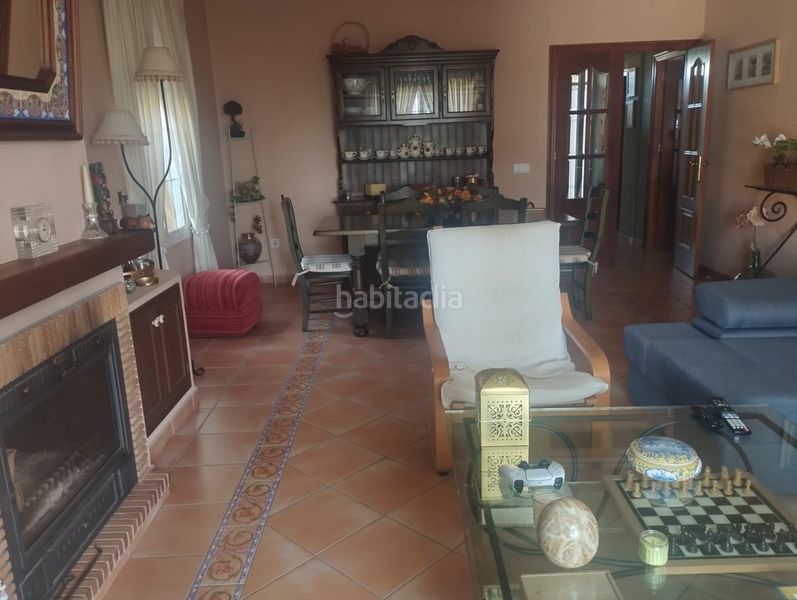 Foto 9d04ed7a-ce4e-4e28-b2a2-f6f77b71693b. Xalet amb calefacció aparcament piscina a Zona Universitaria Bormujos