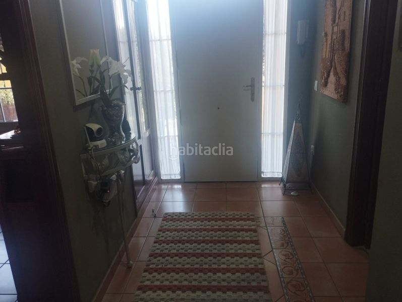 Foto a521f0bd-3fea-4c91-be86-c9b886a82768. Xalet amb calefacció aparcament piscina a Zona Universitaria Bormujos