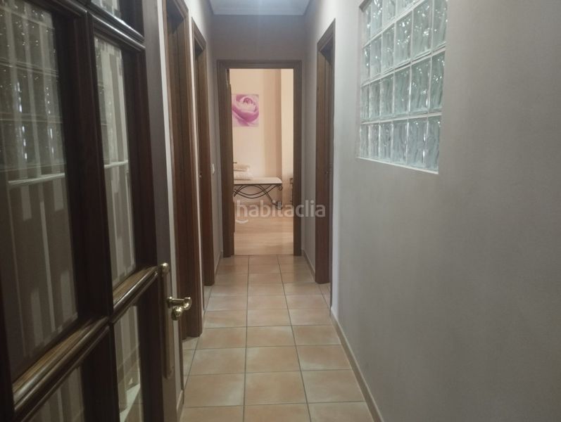 Foto d8dce702-df9f-416d-8688-2b69528fdcdd. Xalet amb calefacció aparcament piscina a Zona Universitaria Bormujos