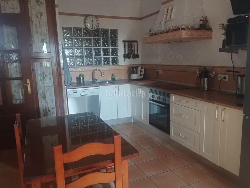 Foto f1f3a4cf-96c2-4fd0-8de8-dcc395717784. Xalet amb calefacció aparcament piscina a Zona Universitaria Bormujos