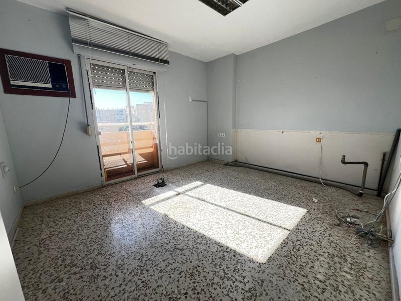 Foto bf5f7fe1-0d8a-45ac-afa3-1c6a710e28c8. Appartamento con riscaldamento parcheggio piscina in Tomares