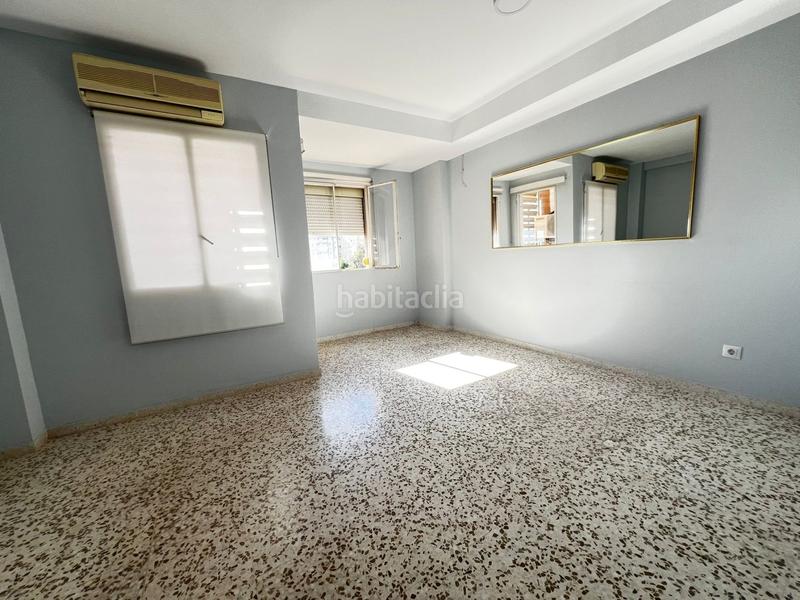Foto eb6cbff0-9264-4390-8035-d13f84111098. Appartamento con riscaldamento parcheggio piscina in Tomares