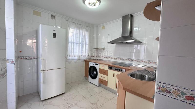 Foto 6335f362-922d-4b96-bb68-40e879671e1a. Semi detached house with parking pool in Valencina de la Concepción