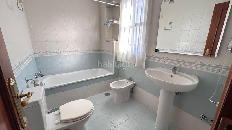 Foto 98138e16-cb6c-4a8c-9260-0484ff0e4950. Semi detached house with parking pool in Valencina de la Concepción