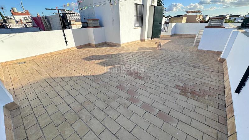 Foto d051b463-5b9a-4e40-ad9c-795a1f1792af. Semi detached house with parking pool in Valencina de la Concepción