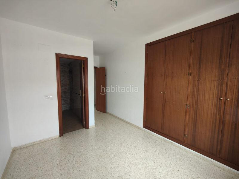Foto a31f7cc7-ce48-421b-ada7-13b113a8be4c. Pis amb aparcament a Aljamar Tomares