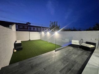 Maison jumelée à Huévar. Exclusiva vivienda de diseño en huévar del aljarafe ubicada en u