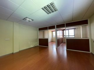 Lloguer Oficina a Castilleja de la Cuesta. Oficina en venta en castilleja de la cuesta, en primera planta d
